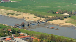 Image: Wasserlauf Ems mit Schiff