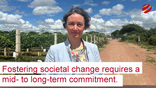 Screenshot: 99seconds with Anna-Katharina Hornidge, Title: Reflections on Shifting International Cooperation Structures in Kenya